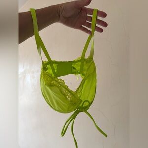 Skims bra in highlighter (32E) 32DD only